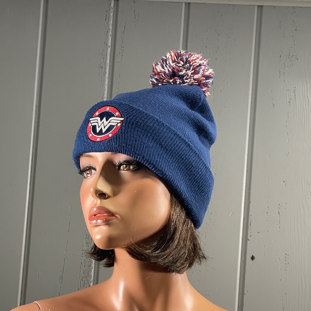 *DC Comics Wonder Woman Dark Blue  Pom Pom Beanie Hat